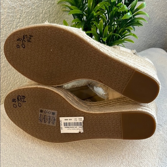 Michael kors Cream Canvas Wedge Sandals with Ankle Strap MICHAEL KORS - Picture 9 of 11